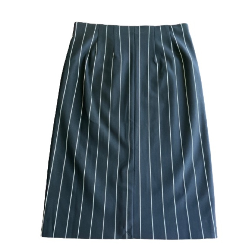 NWT- T Tahari Pull On Black & White Pinstripe Pencil Skirt- Size Small